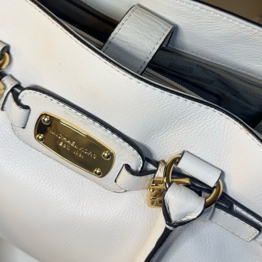 Michael Kors Hamilton Cream Shoulder Bag - Picture 6 of 12